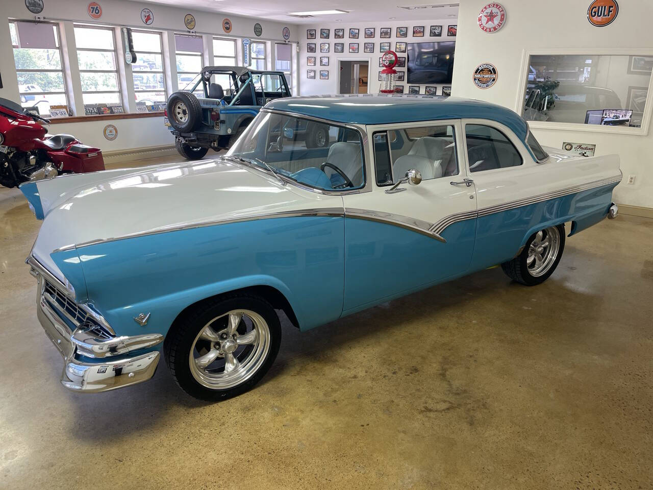 1956 Ford Fairlane 4