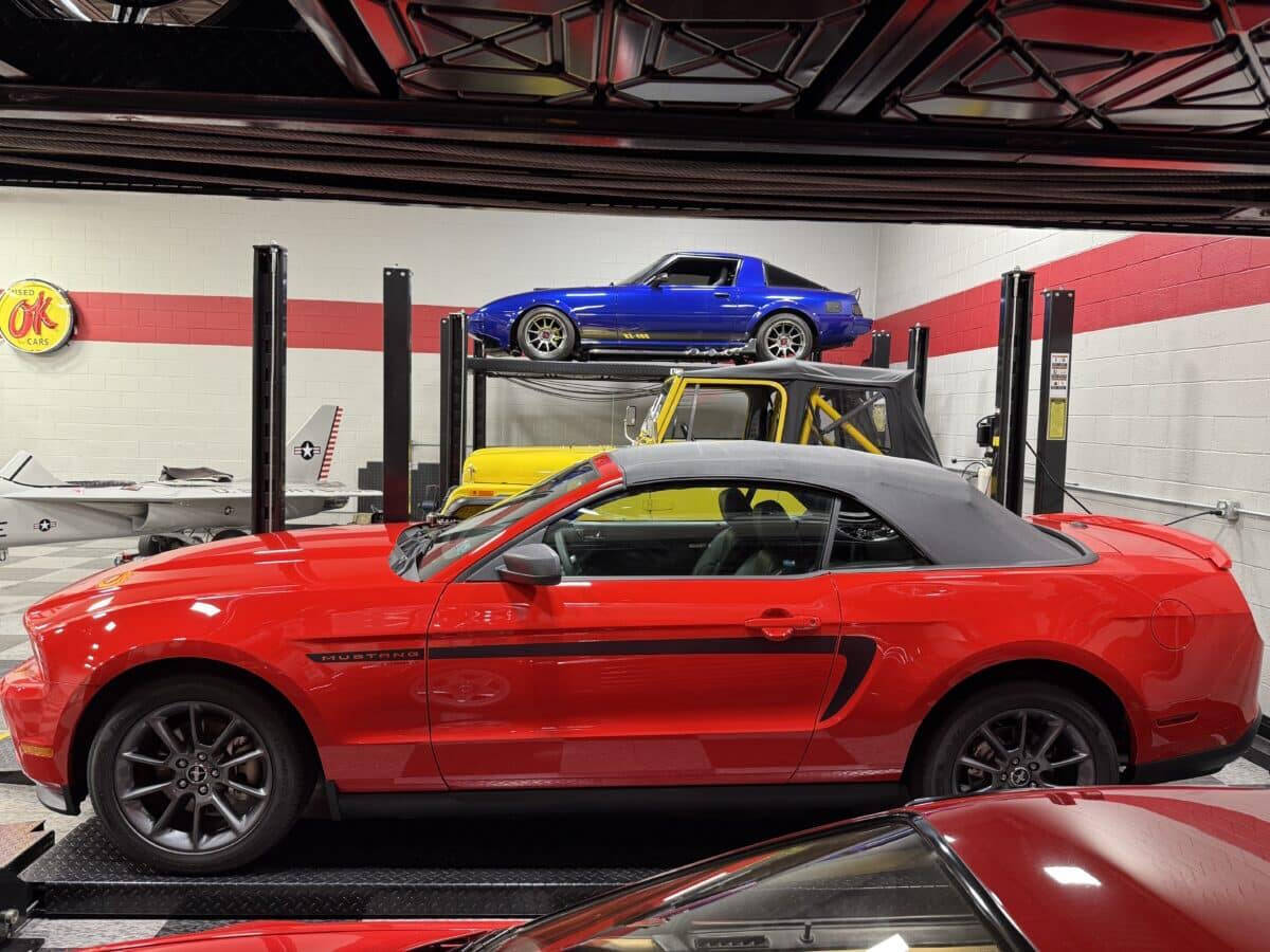 2011 Ford Mustang 2