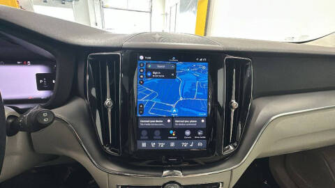 2024 Volvo XC60 B5 Core Dark Theme