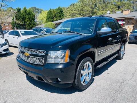 2013 Chevrolet Avalanche for sale at Classic Luxury Motors in Buford GA