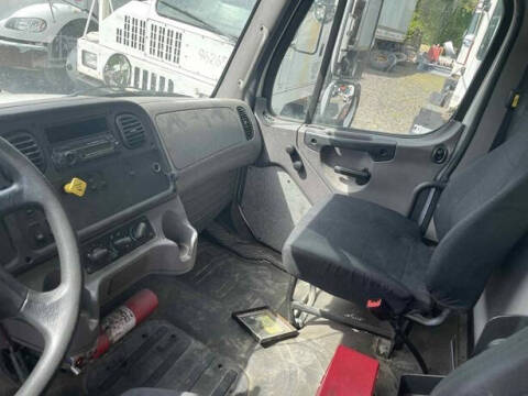 2015 Freightliner M2 106