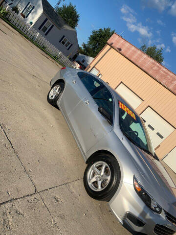 2017 Chevrolet Malibu for sale at Walker Motors in Muncie IN