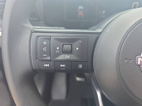 2025 Nissan Kicks S