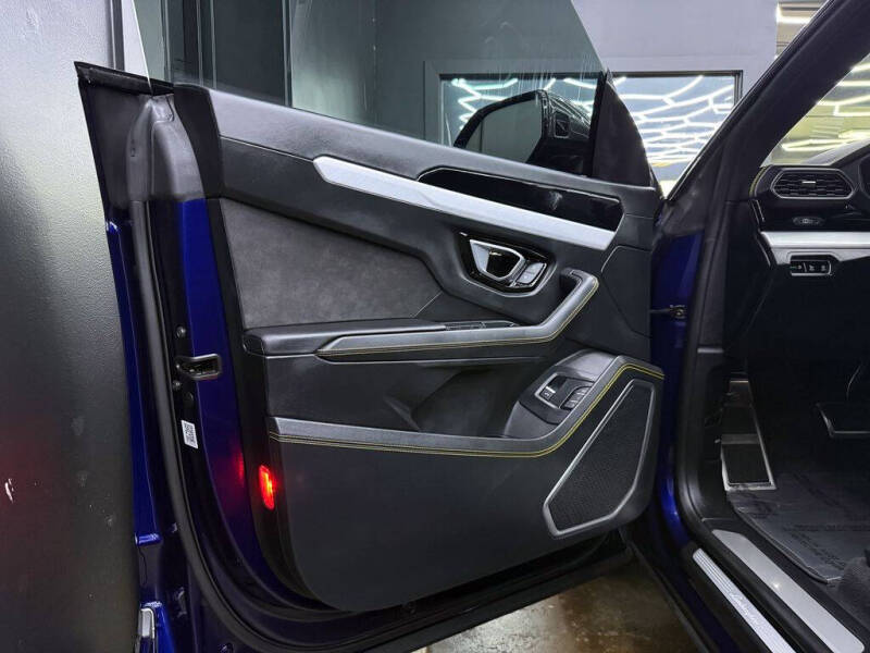 2022 Lamborghini Urus