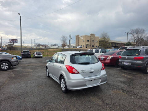 2011 Nissan Versa 1.8 S