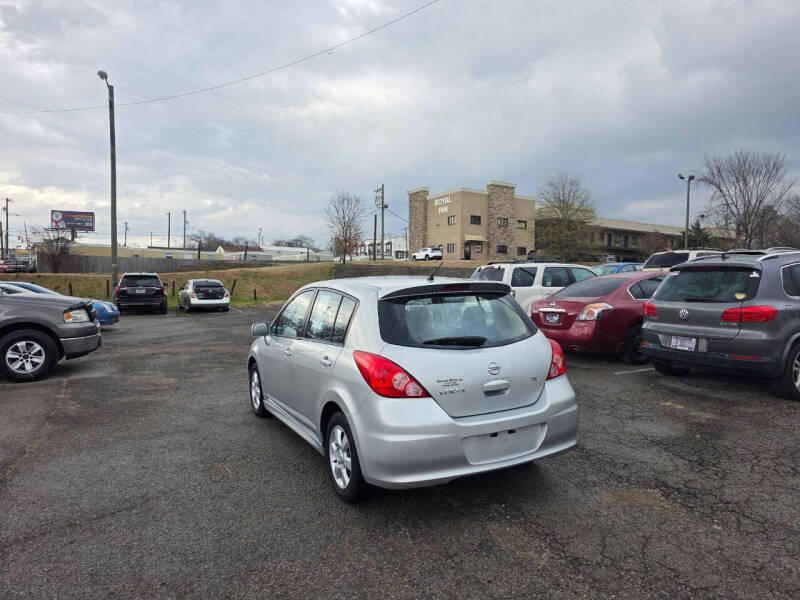 2011 Nissan Versa 1.8 S