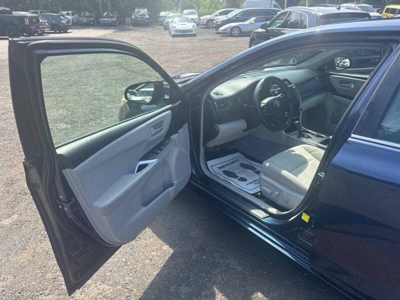 2017 Toyota Camry LE