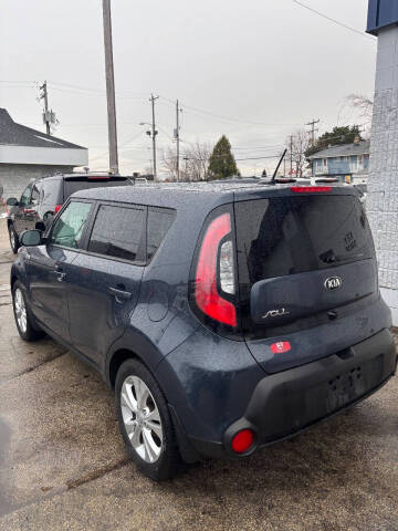 2015 Kia Soul +