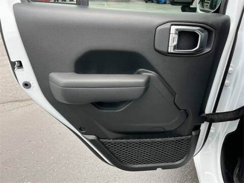 2025 Jeep Gladiator Sport