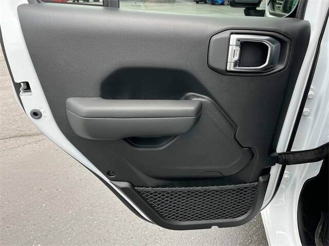 2025 Jeep Gladiator Sport