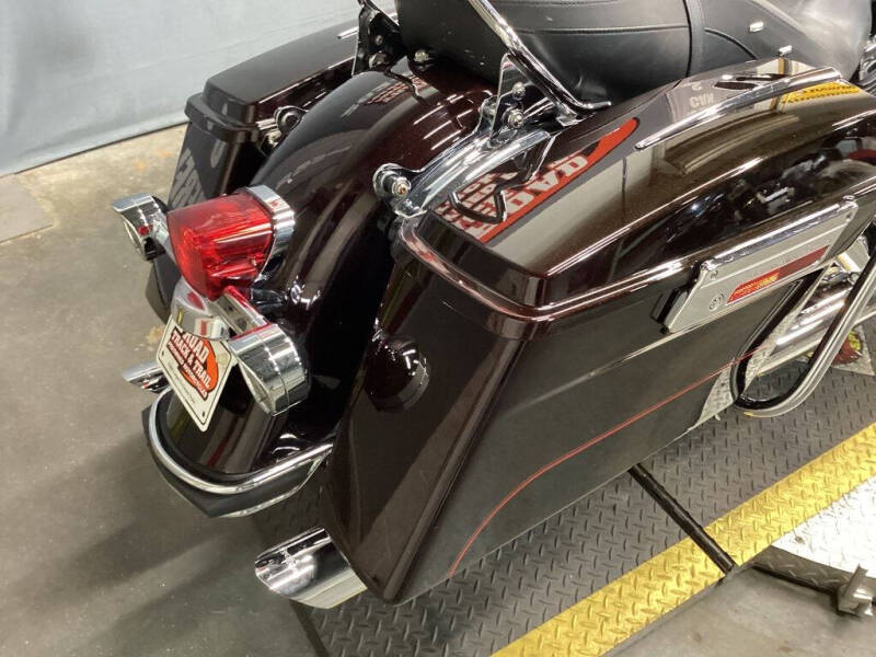 2011 Harley-Davidson® FLHR - Road King®