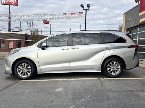 2022 Toyota Sienna XLE 7-Passenger