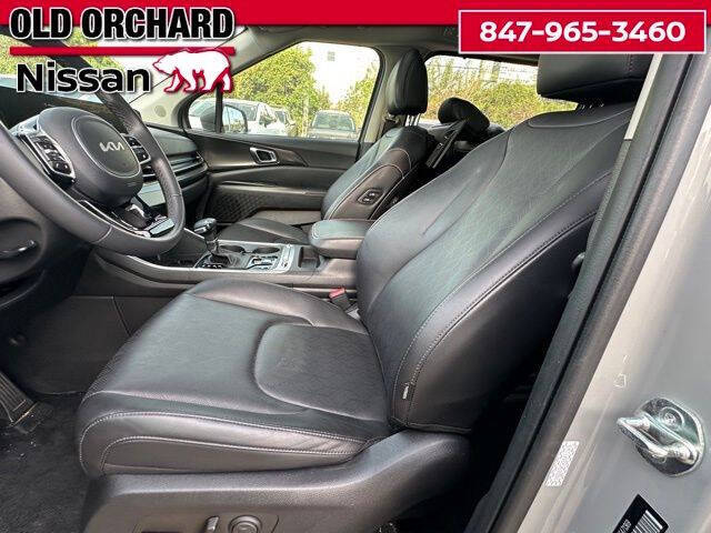 2025 Kia Carnival SX