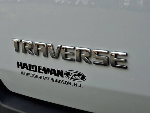 2022 Chevrolet Traverse LT Cloth