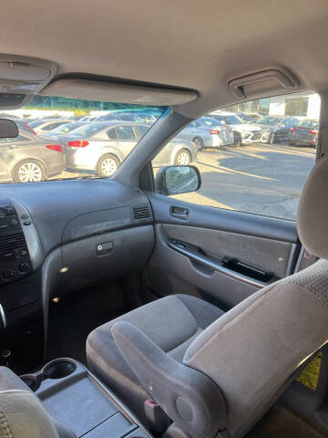 2009 Toyota Sienna CE 7-Passenger