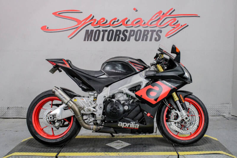 2016 Aprilia RSV4