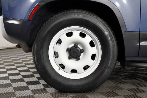 2023 Land Rover Defender 90 S