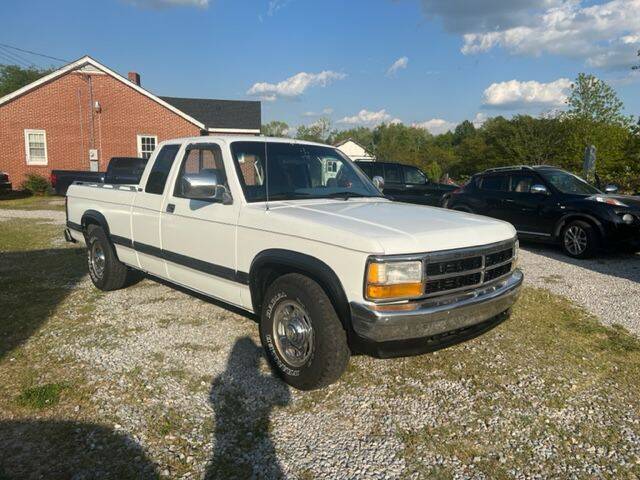 1995 Dodge Dakota for sale at RJ Cars & Trucks LLC in Clayton NC