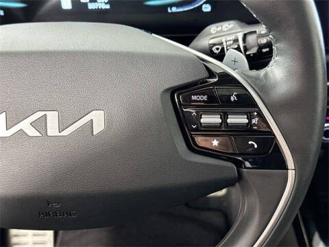 2023 Kia Niro Plug-In Hybrid SX Touring