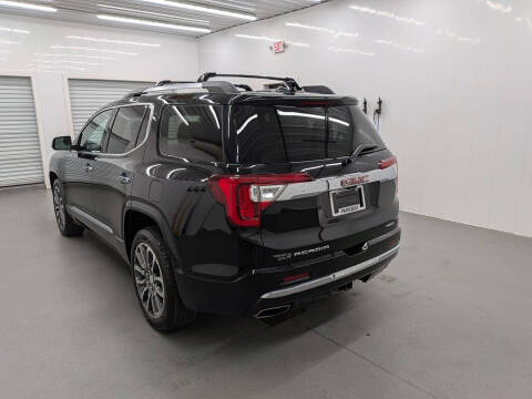 2022 GMC Acadia Denali