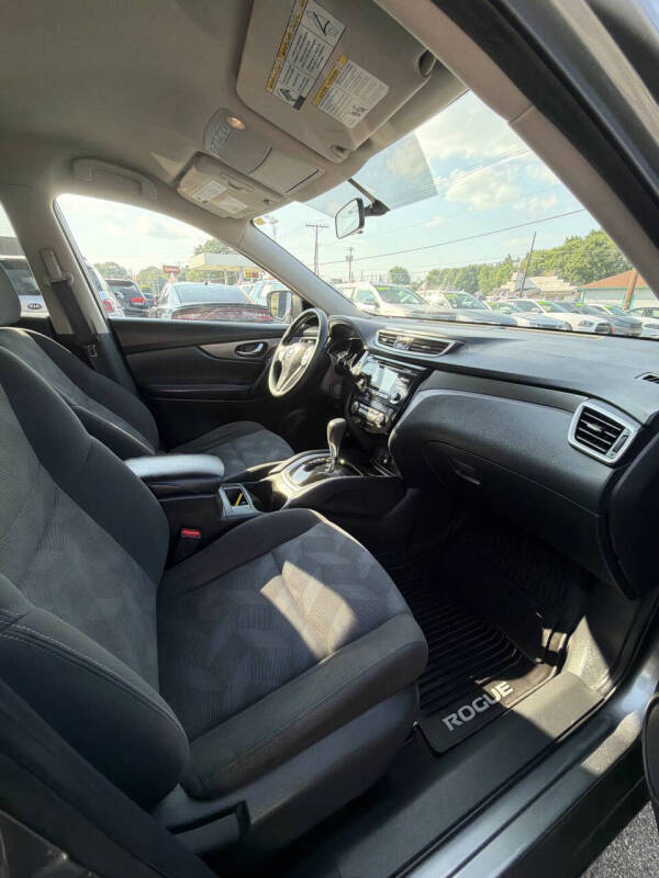 2016 Nissan Rogue SV