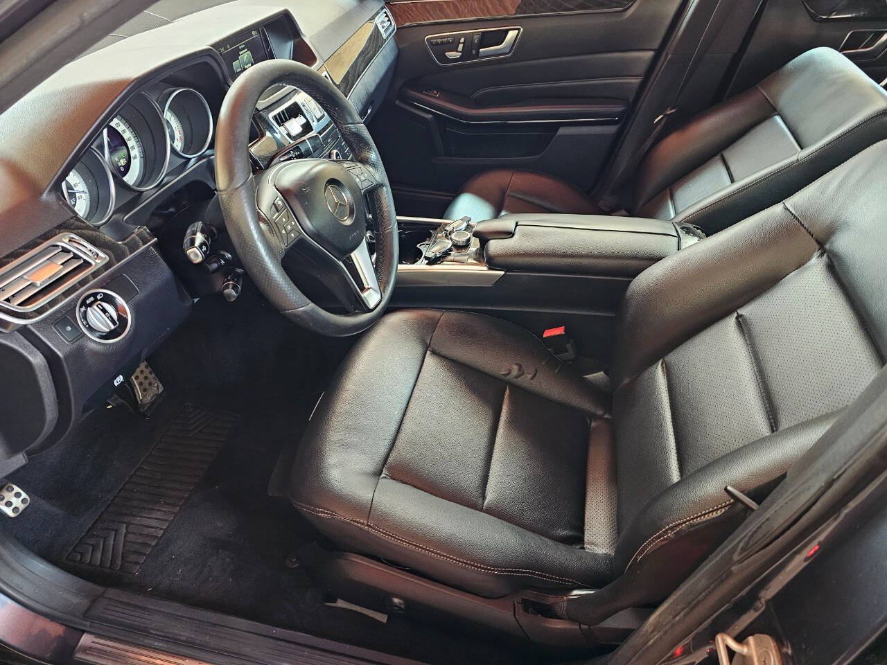 2016 Mercedes-Benz E-Class 21