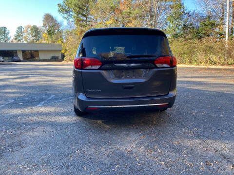 2017 Chrysler Pacifica Touring-L