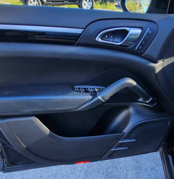 2014 Porsche Cayenne Platinum