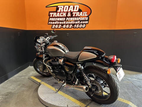 2017 Triumph Street Cup Jet Black/Silver Ic
