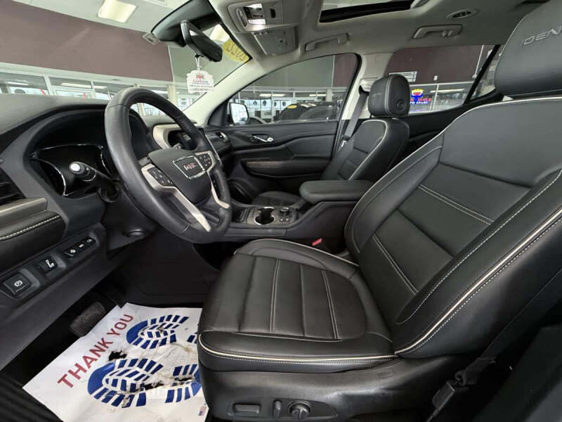 2022 GMC Acadia Denali