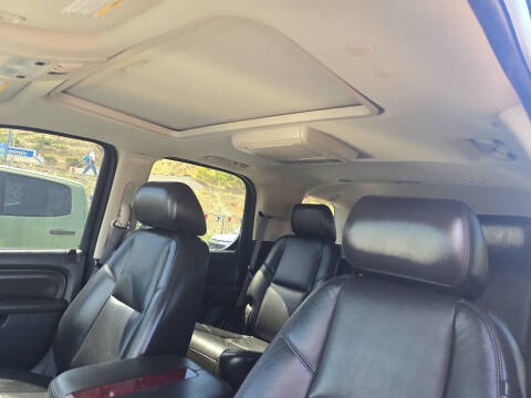 2011 Cadillac Escalade Luxury