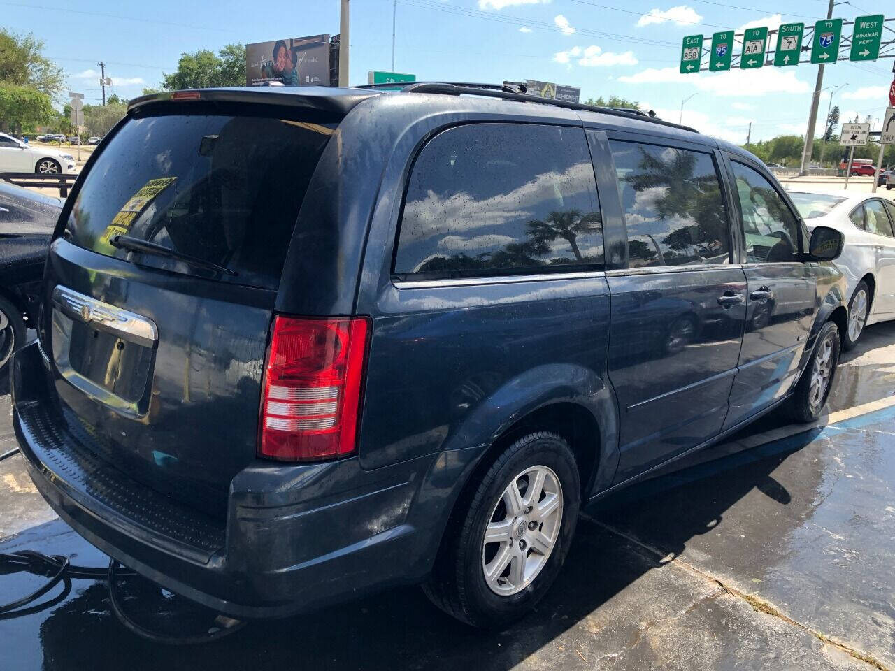 2008 Chrysler Town and Country  - $7,500