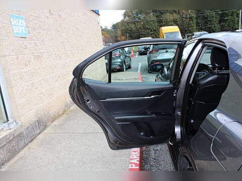 2020 Toyota Camry Hybrid XLE