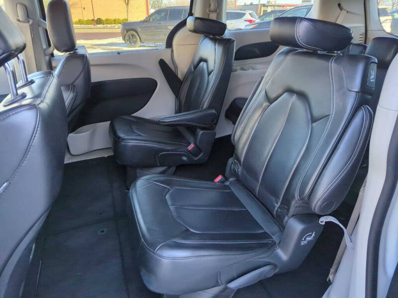 2023 Chrysler Pacifica Touring L