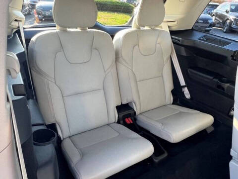 2023 Volvo XC90 Recharge T8 Ultimate Bright Theme 6P