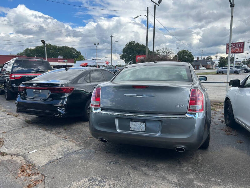 2012 Chrysler 300 Limited