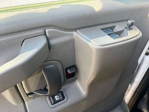 2024 Chevrolet Express 3500