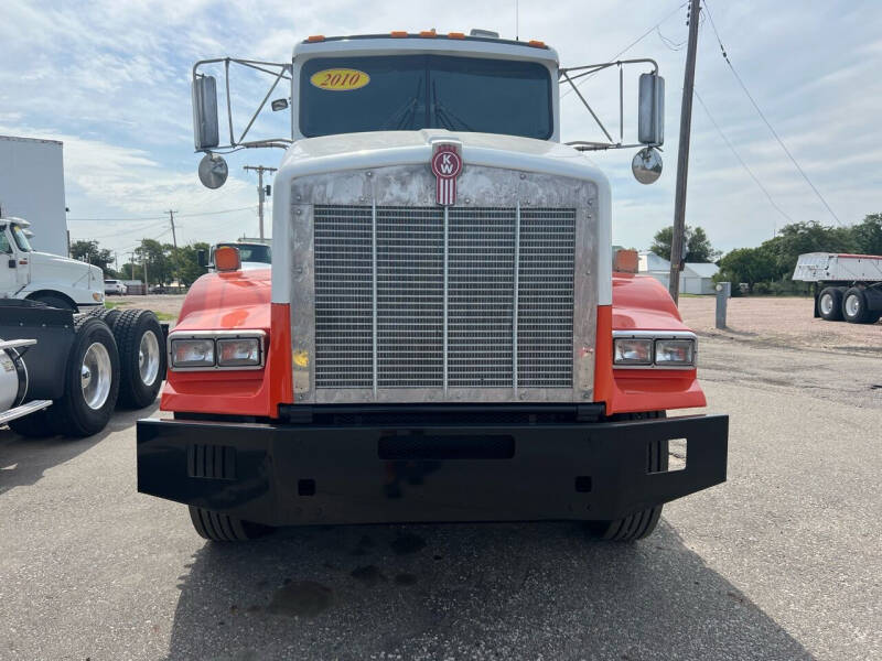 2010 Kenworth T800 for sale at Money Trucks Inc in Hill City KS