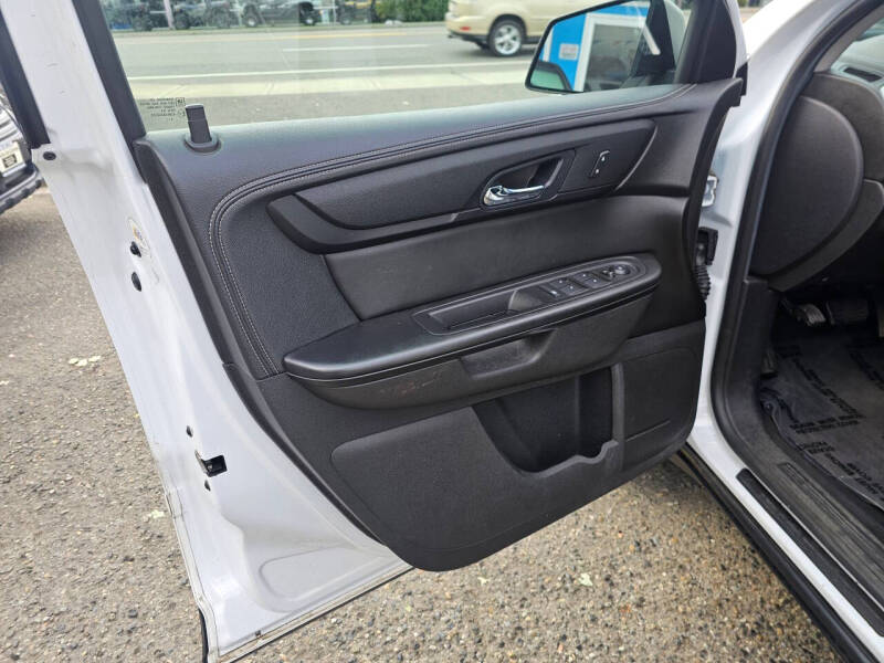 2016 GMC Acadia SLE-2