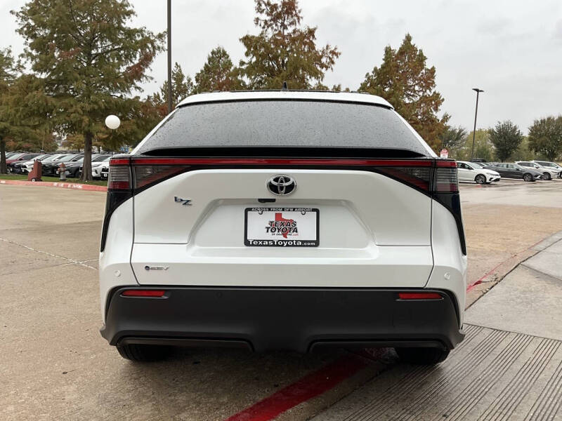 2026 Toyota bZ XLE Plus