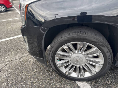 2018 Cadillac Escalade Luxury