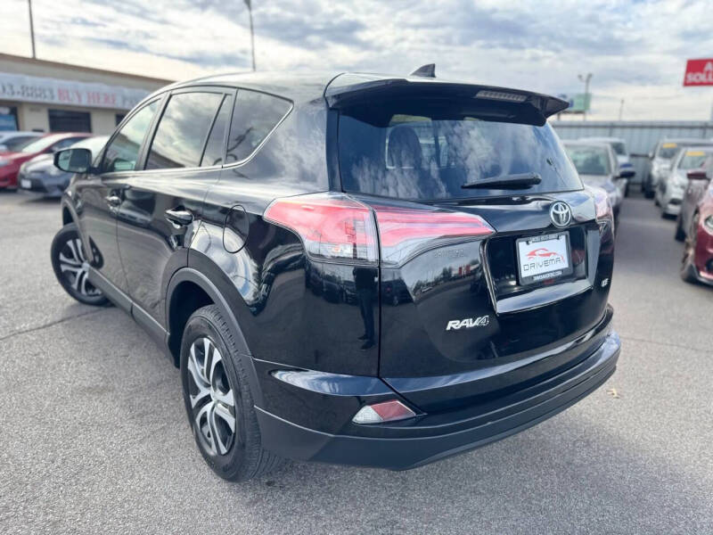 2018 Toyota RAV4 LE