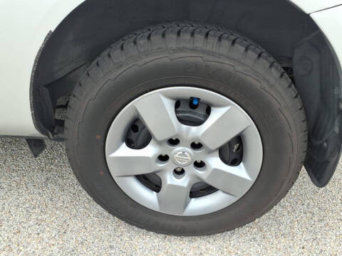 2011 Nissan Rogue S Krom