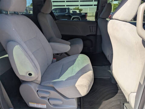 2017 Toyota Sienna L 7-Passenger