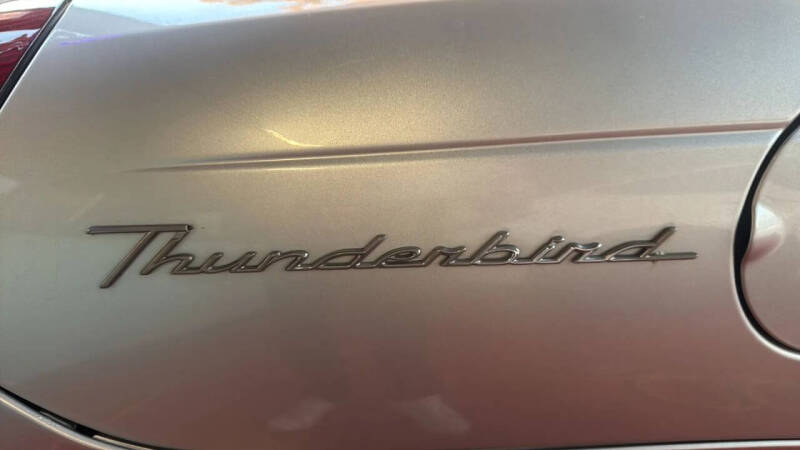 2005 Ford Thunderbird Deluxe