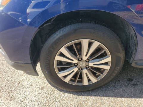 2020 Nissan Pathfinder SV