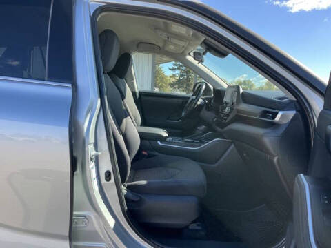 2021 Toyota Highlander LE