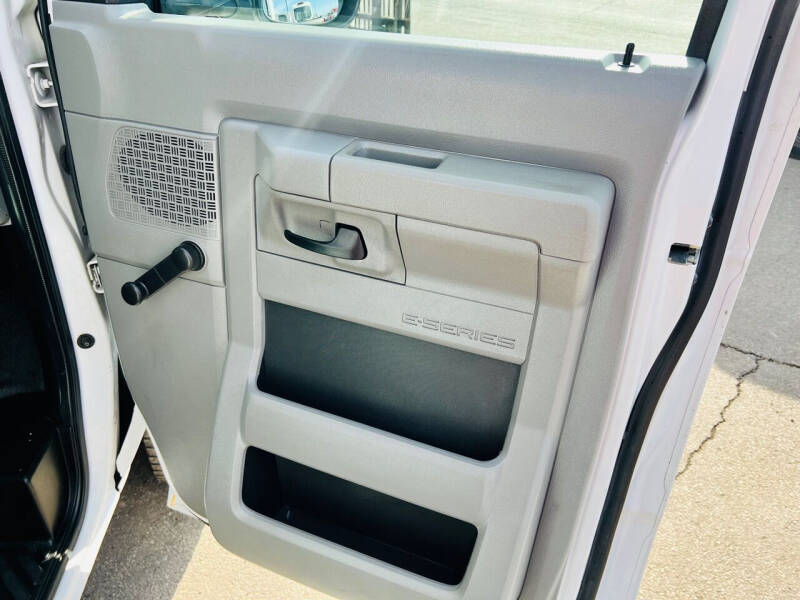 2010 Ford E-Series E-350 SD
