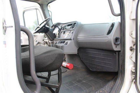 2013 Freightliner M2 106