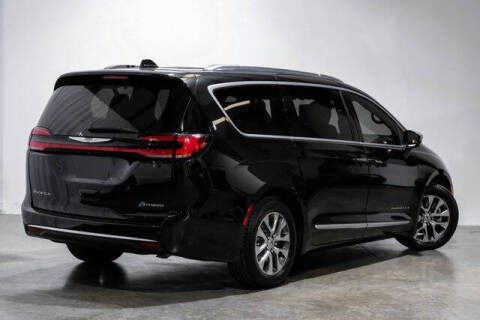 2022 Chrysler Pacifica Hybrid Pinnacle